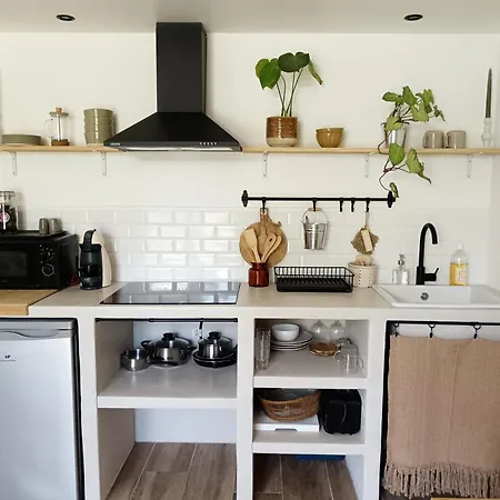Hétvégi ház Charmant Studio Au Rez De Chaussee De Notre Maison De Village Lion-sur-Mer