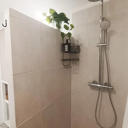 Charmant Studio Au Rez De Chaussee De Notre Maison De Village *